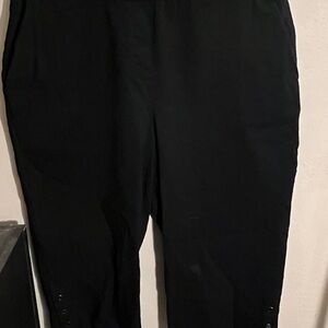 Women's Black Capris
